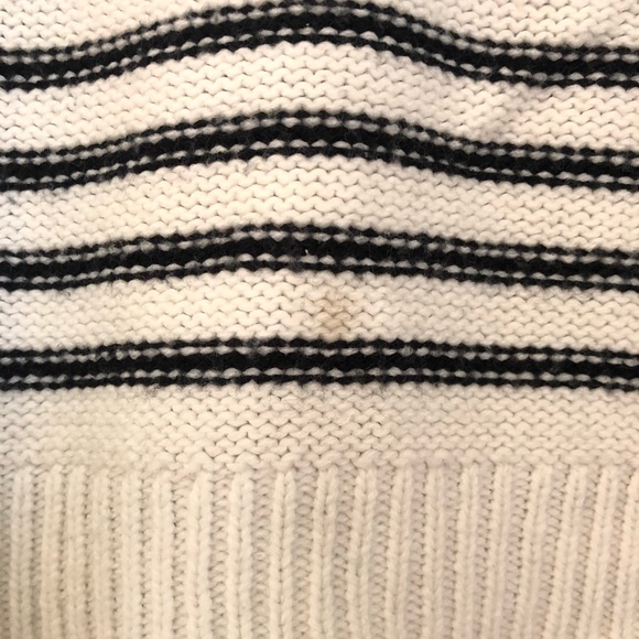 LIMITED TIME DISCOUNTED SHIPPING! H&M Black and White Stripe Crop Knit Sweater - Picture 12 of 16